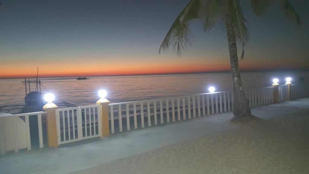 Lanas Beach Resort Romblon Island Zimmer foto
