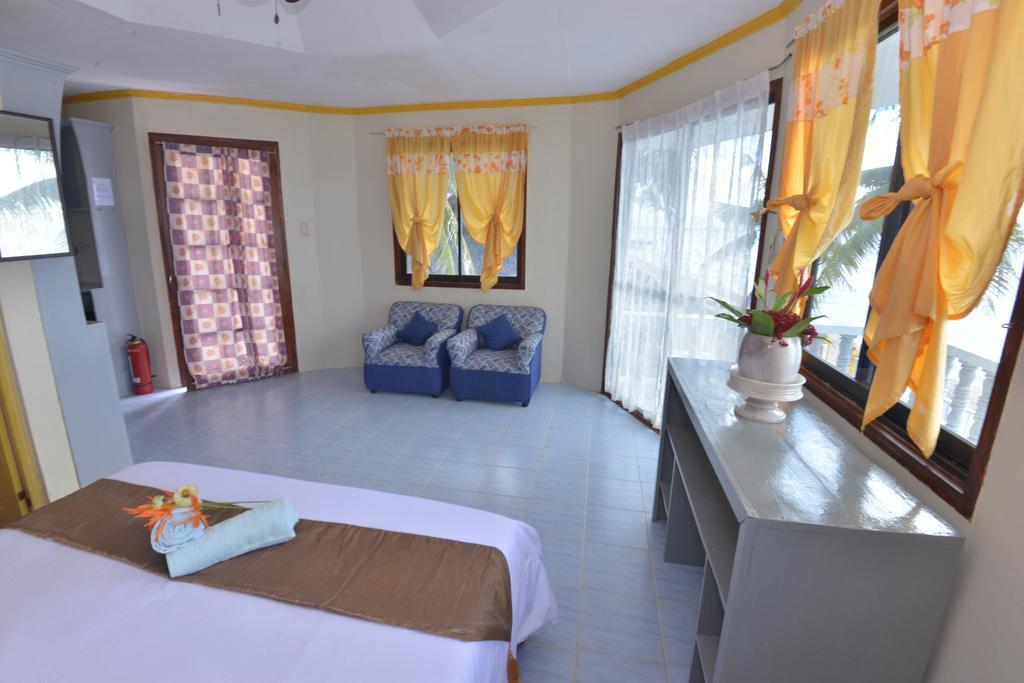 Lanas Beach Resort Romblon Island Zimmer foto