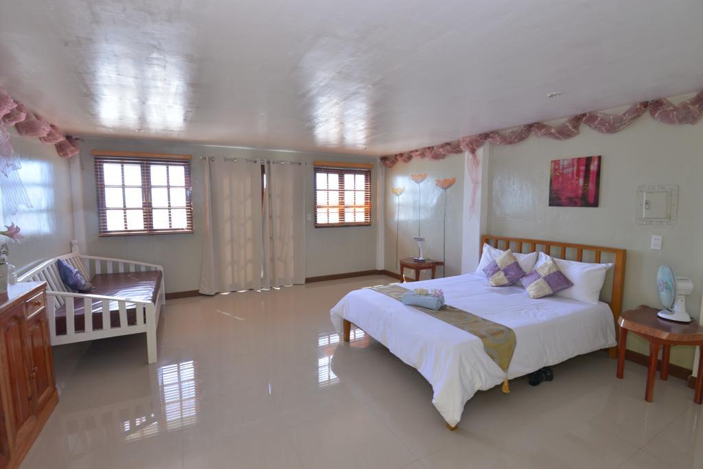 Lanas Beach Resort Romblon Island Zimmer foto