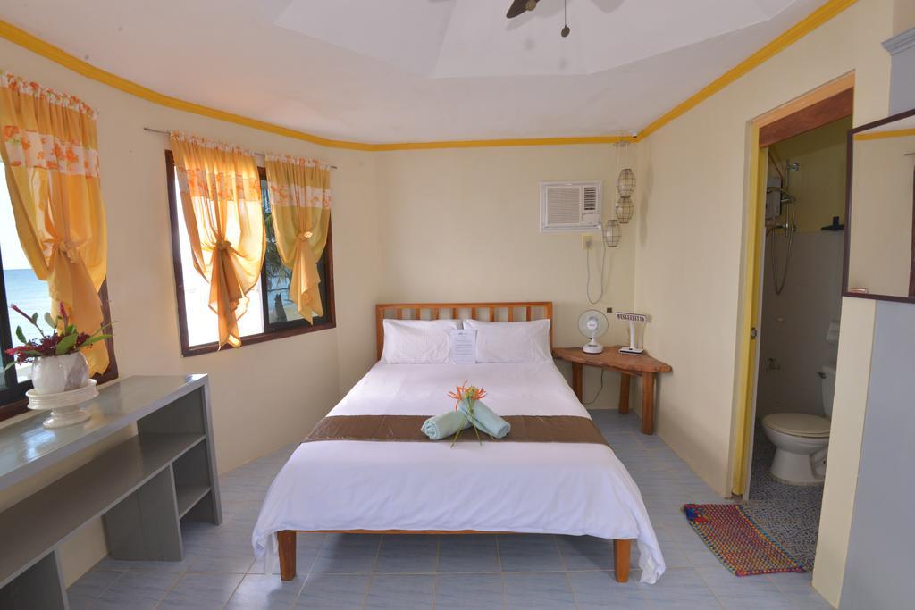 Lanas Beach Resort Romblon Island Zimmer foto