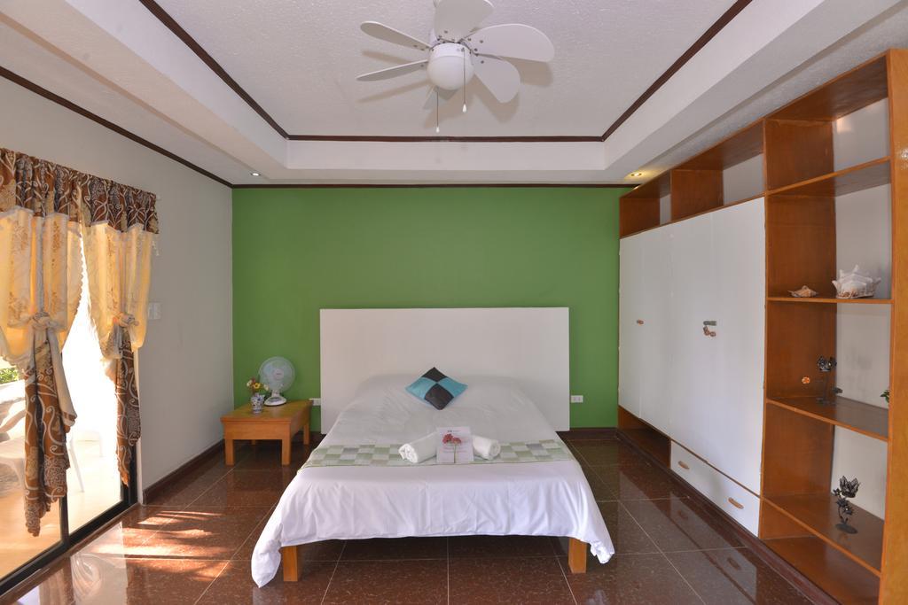 Lanas Beach Resort Romblon Island Zimmer foto