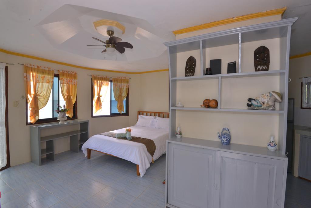 Lanas Beach Resort Romblon Island Zimmer foto